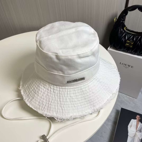 Jacquemus Bucket Hat White main image 7